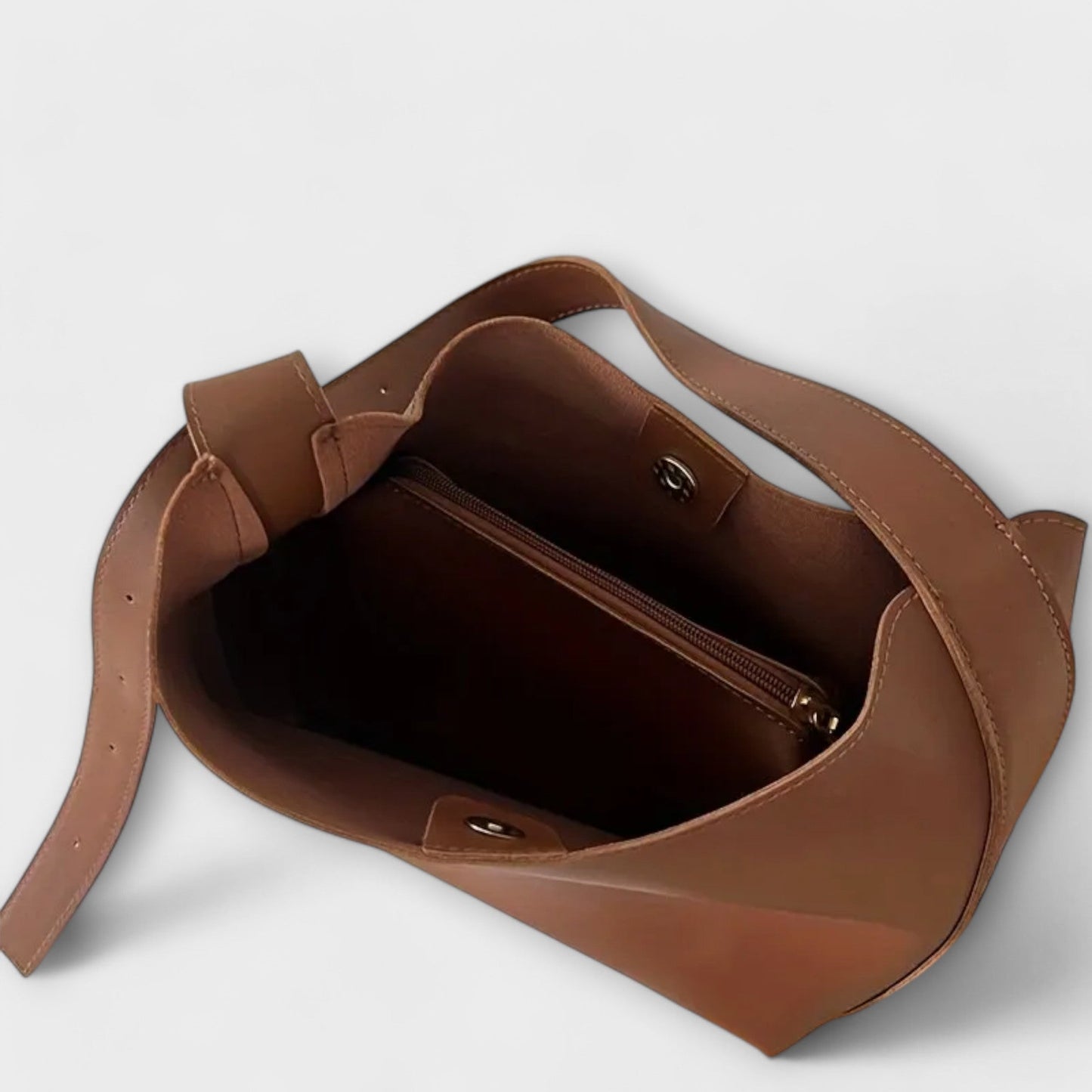 Classic Shoulder Bag with Adjustable Strap for Timeless Elegance