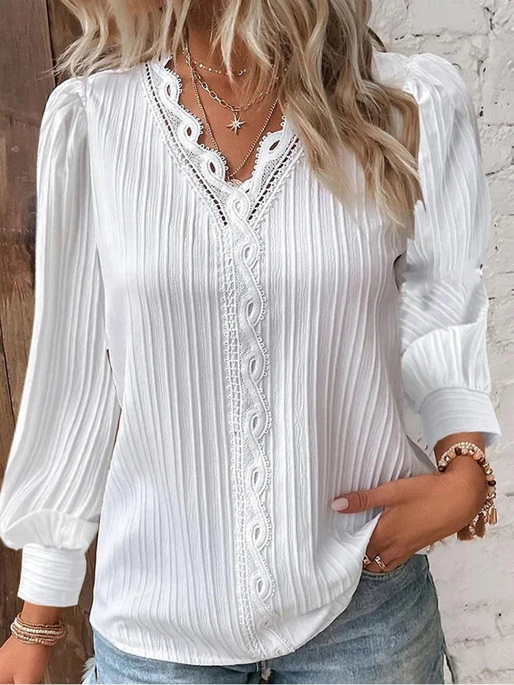 Elegant Chiffon Blouse with Lace Details for Effortless Style