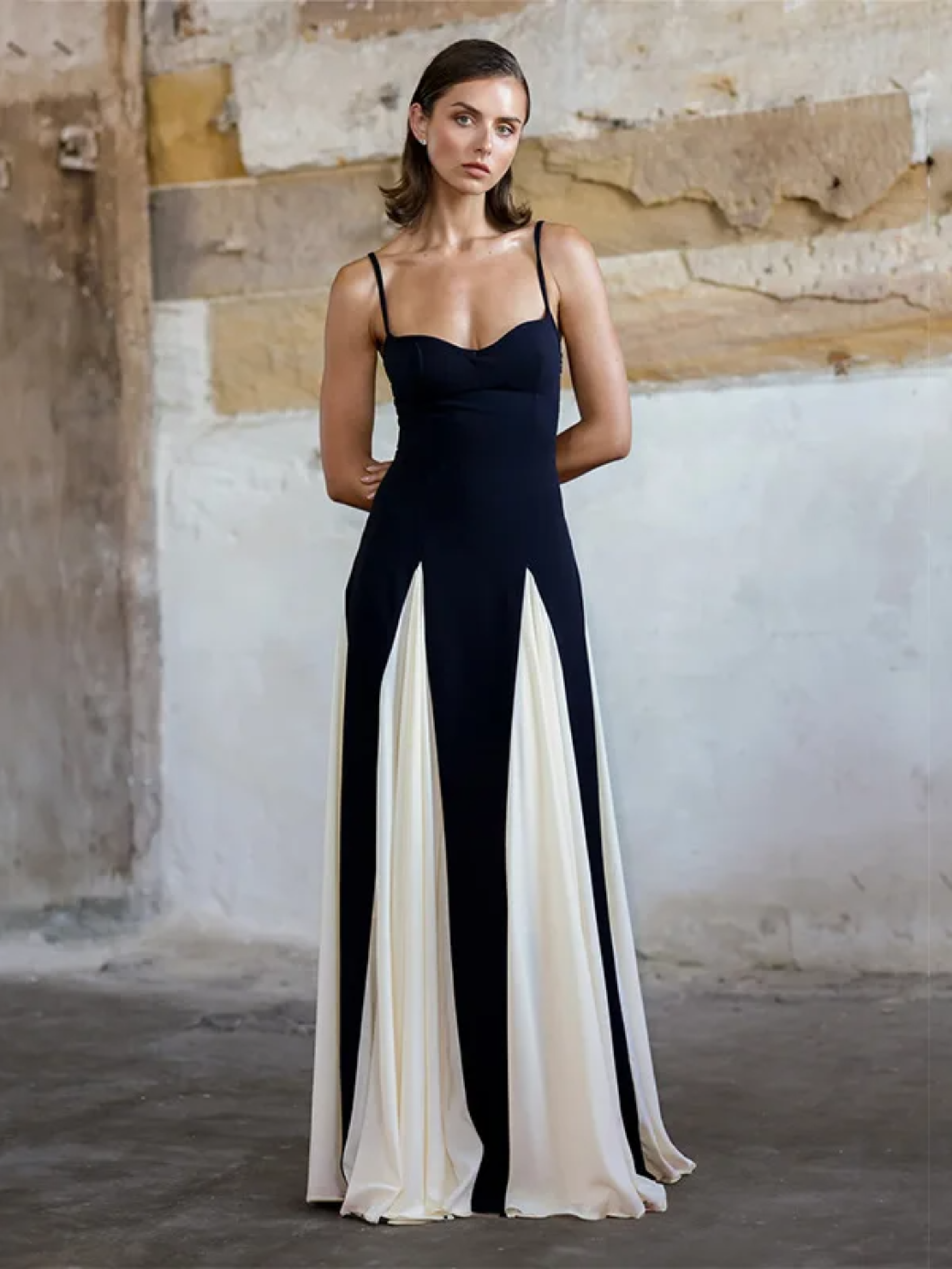 Elegant Flared Maxi Dress | Two-Tone Design for Stunning Occasions