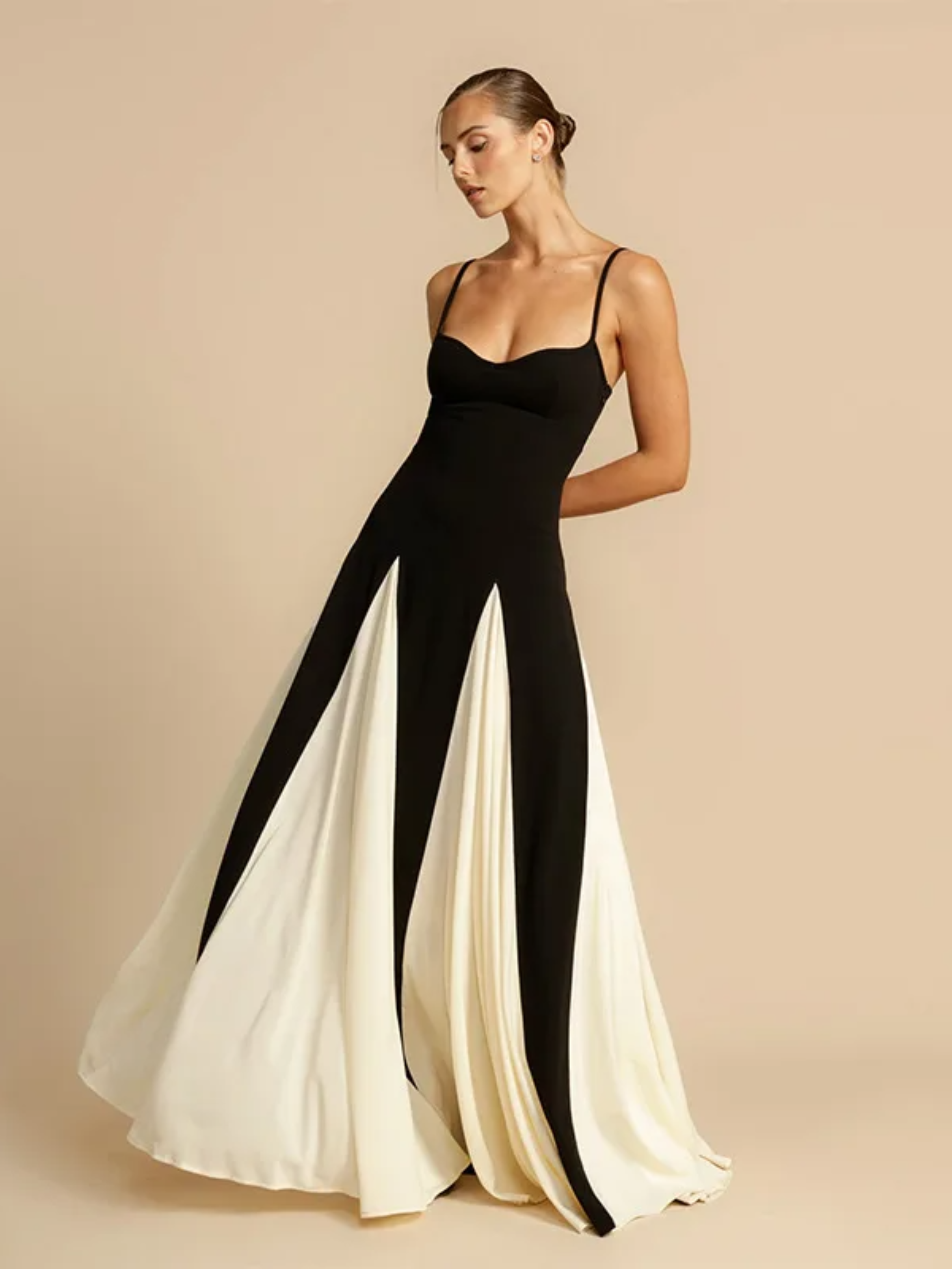 Elegant Flared Maxi Dress | Two-Tone Design for Stunning Occasions