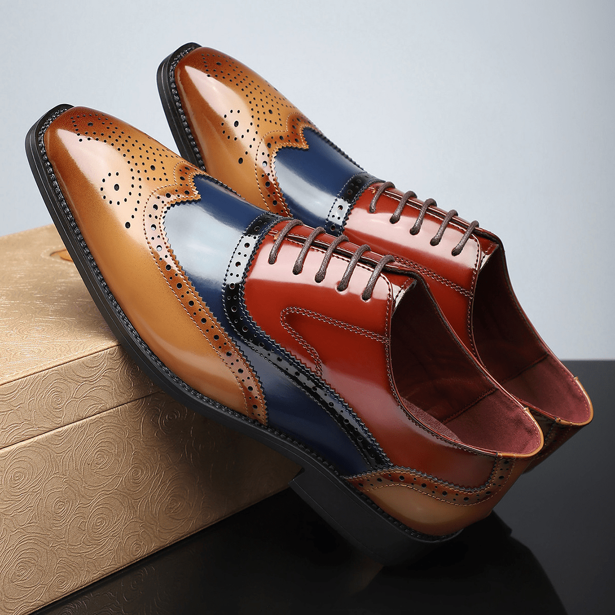 Men's Wingtip Brogue Dress Shoes – Lace-Up Perforated Oxford Brogues for Formal & Business Wear