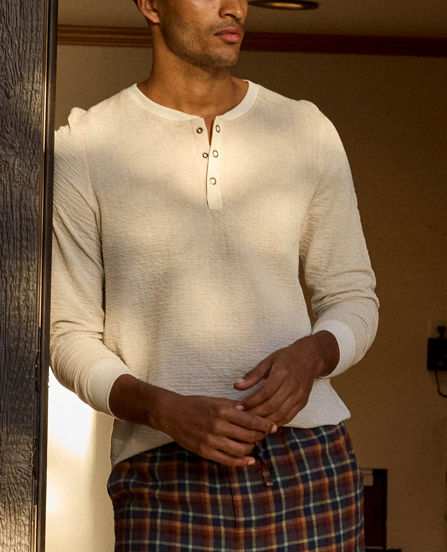 Men's Knit Henley Shirt – Lightweight Textured Casual Henley Top for Everyday & Layering WearMen's Knit Henley Shirt – Lightweight Textured Casual Henley Top for Everyday & Layering Wear