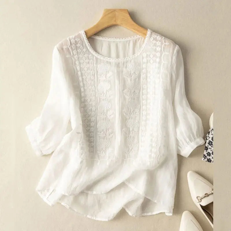 Sonia™ | Floral Relaxed Blouse with Elegant Embroidery | Flattering Fit for Effortless Style